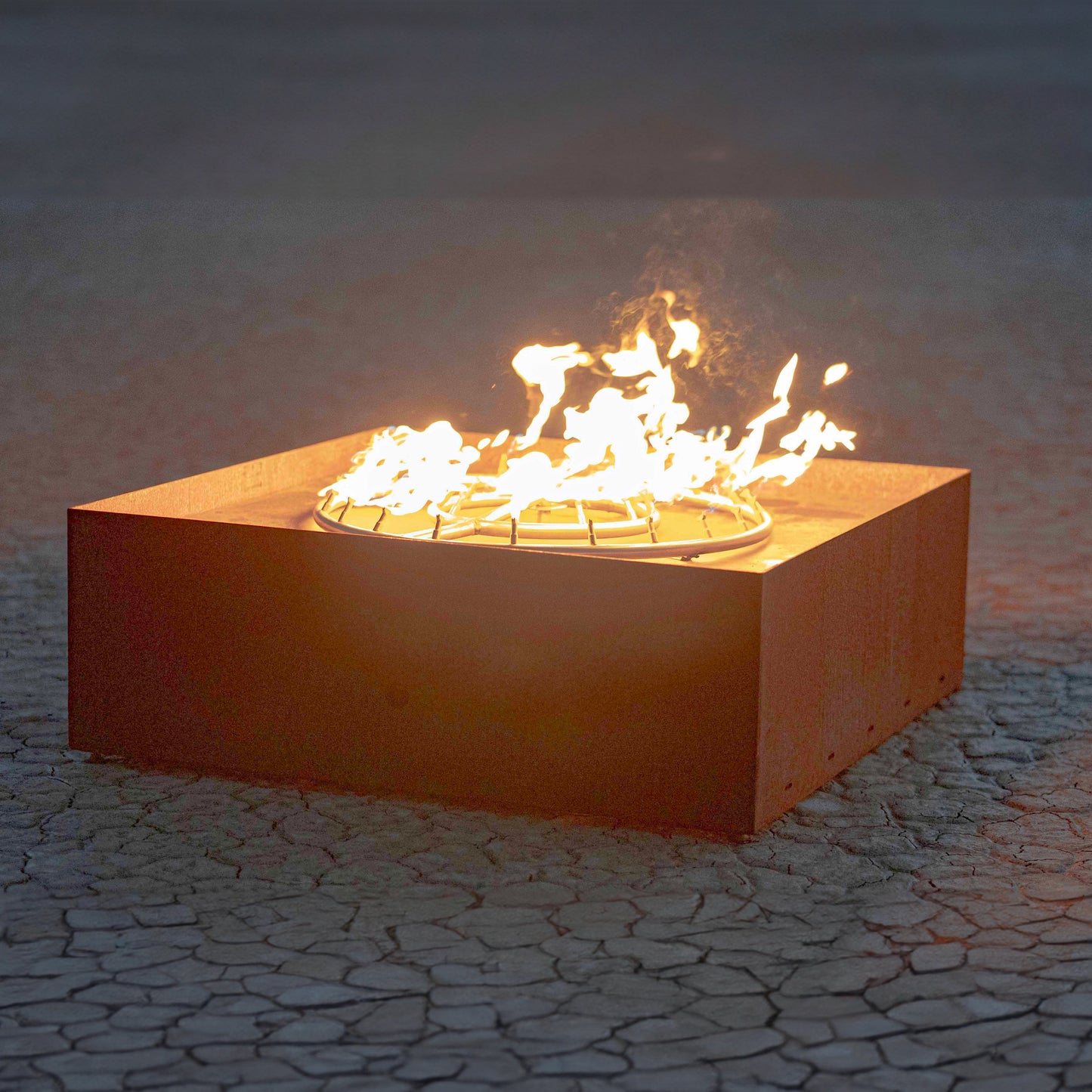 https://cdn.shopify.com/s/files/1/0759/2276/8110/files/Fire-Sculpture-The-Atomic-002-1.jpg?v=1765993514