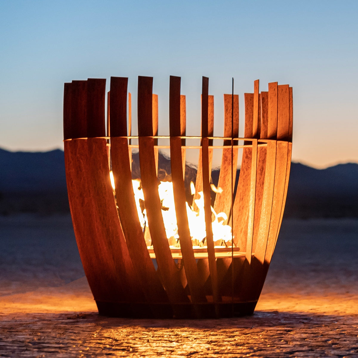The Aurora 48 inch corten steel gas fire sculpture – The Outdoor Plus