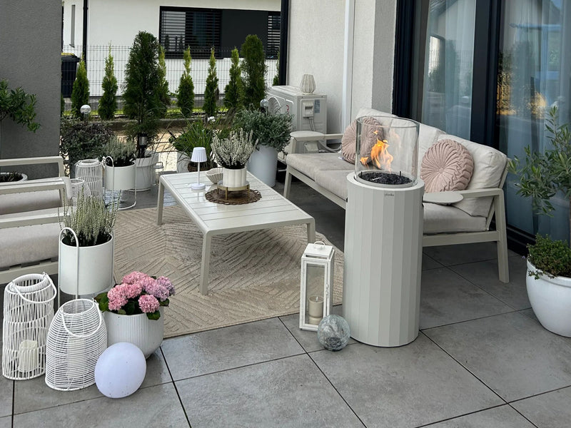 Freestanding Propane Outdoor Gas Fireplace – Compact 360° Fire Column | Planika Bino | 27,300 BTU – silk gray flame