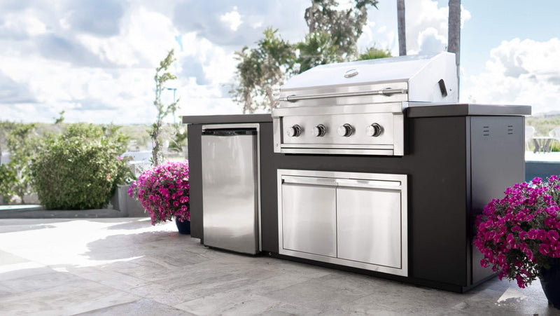 Outdoor Kitchens & Grills