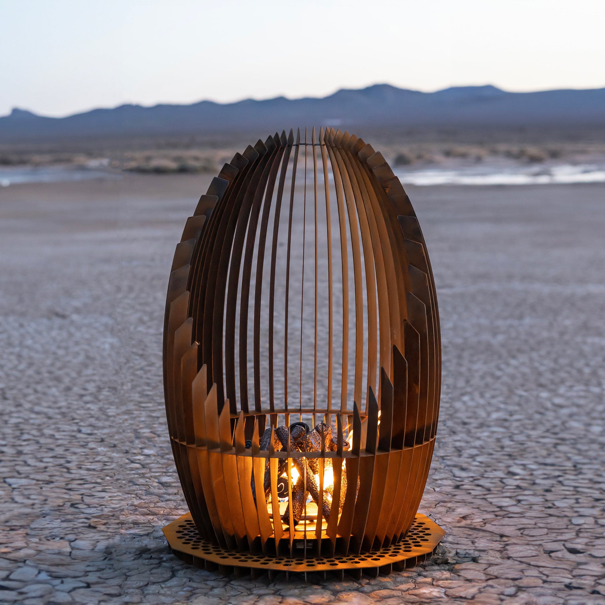 https://cdn.shopify.com/s/files/1/0759/2276/8110/files/Fire-Sculpture-The-Nebula-002.jpg?v=1765996073