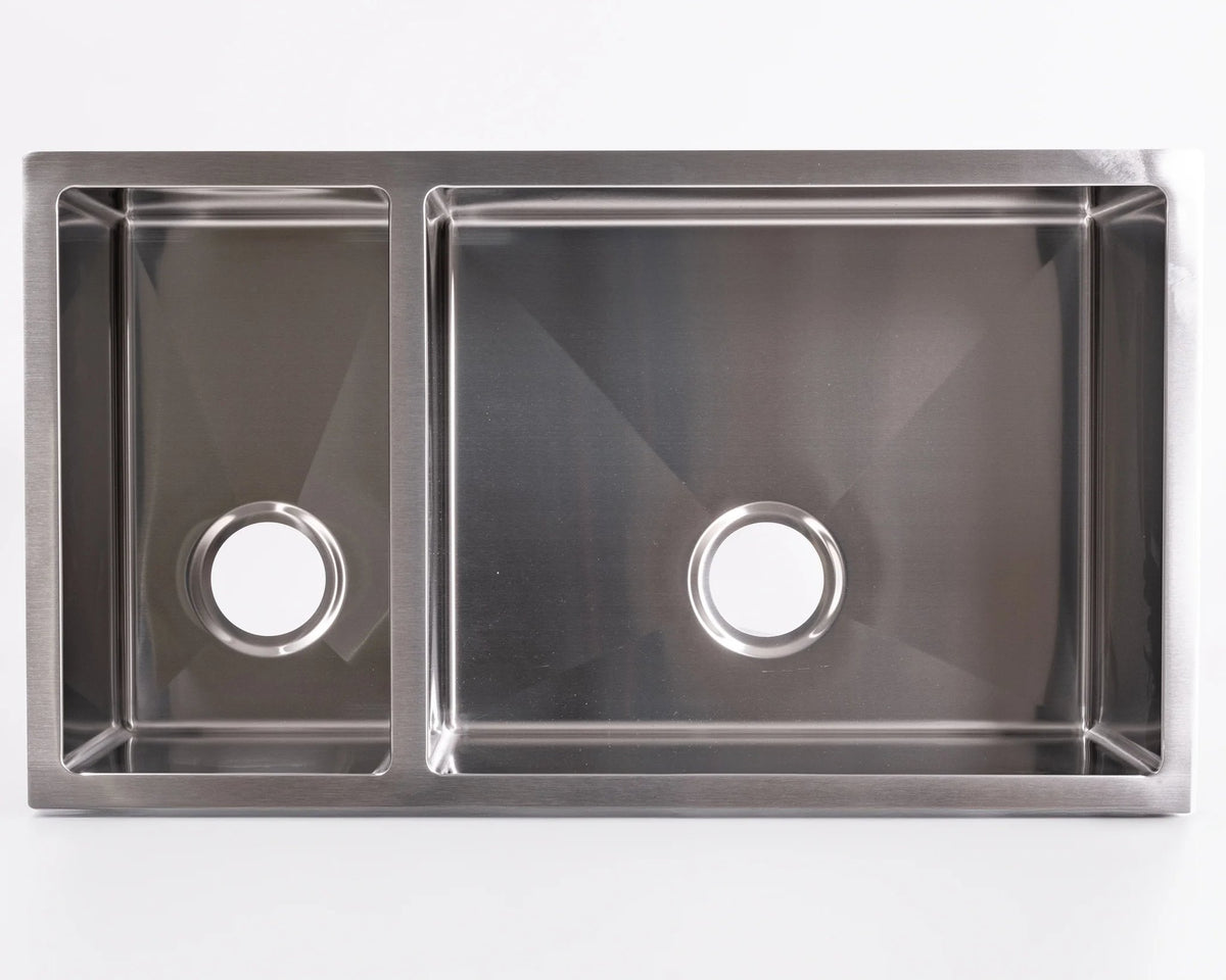 Cameo Diamond CDS-D3273 32" 70/30 double bowl undermount stainless steel sink, top view
