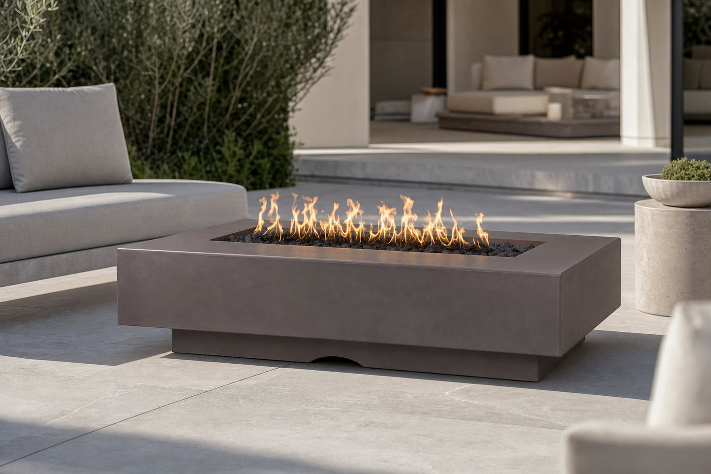 Del Mar Fire Pit - GFRC Concrete - 48" - chestnut Lifestyle
