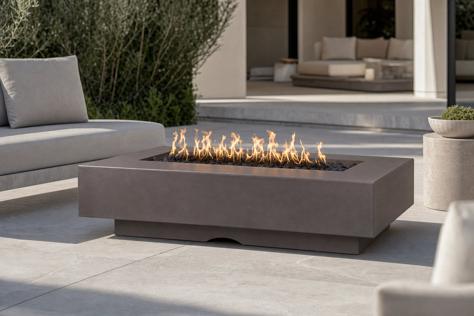 Del Mar Fire Pit - GFRC Concrete - 48" - chestnut Lifestyle