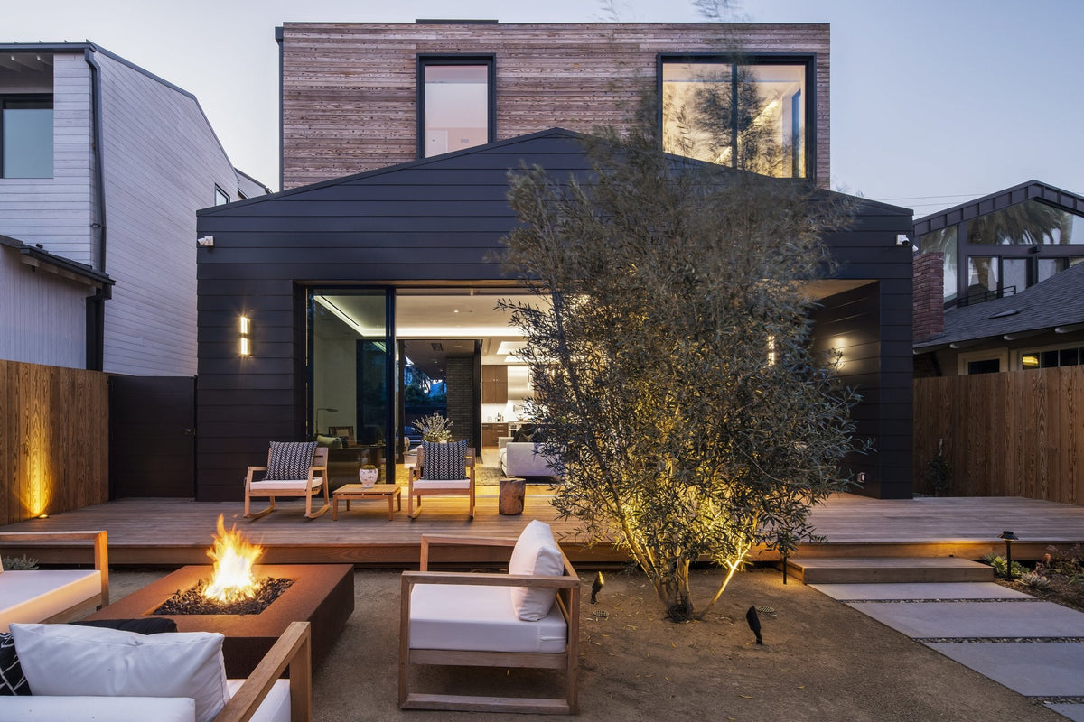 Cabo Square fire pit in a refined outdoor setting
